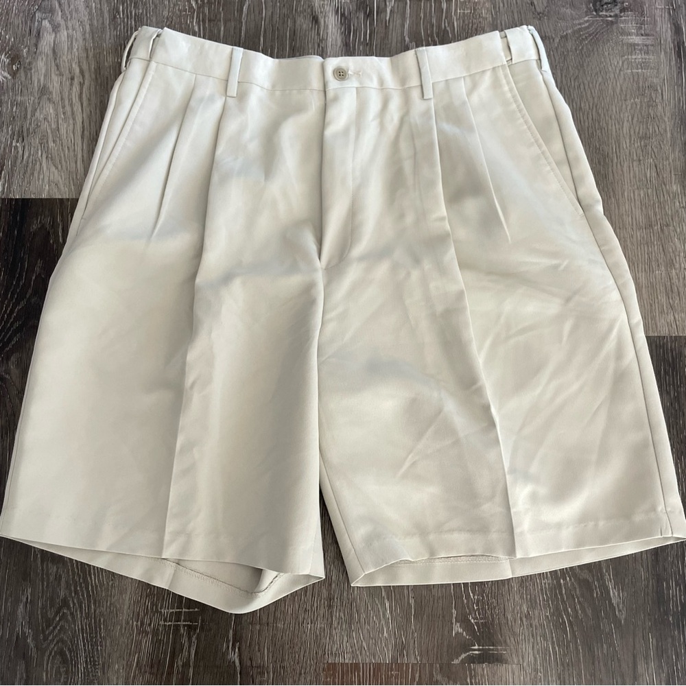 Savane Men’s Light Khaki Shorts, Size 36